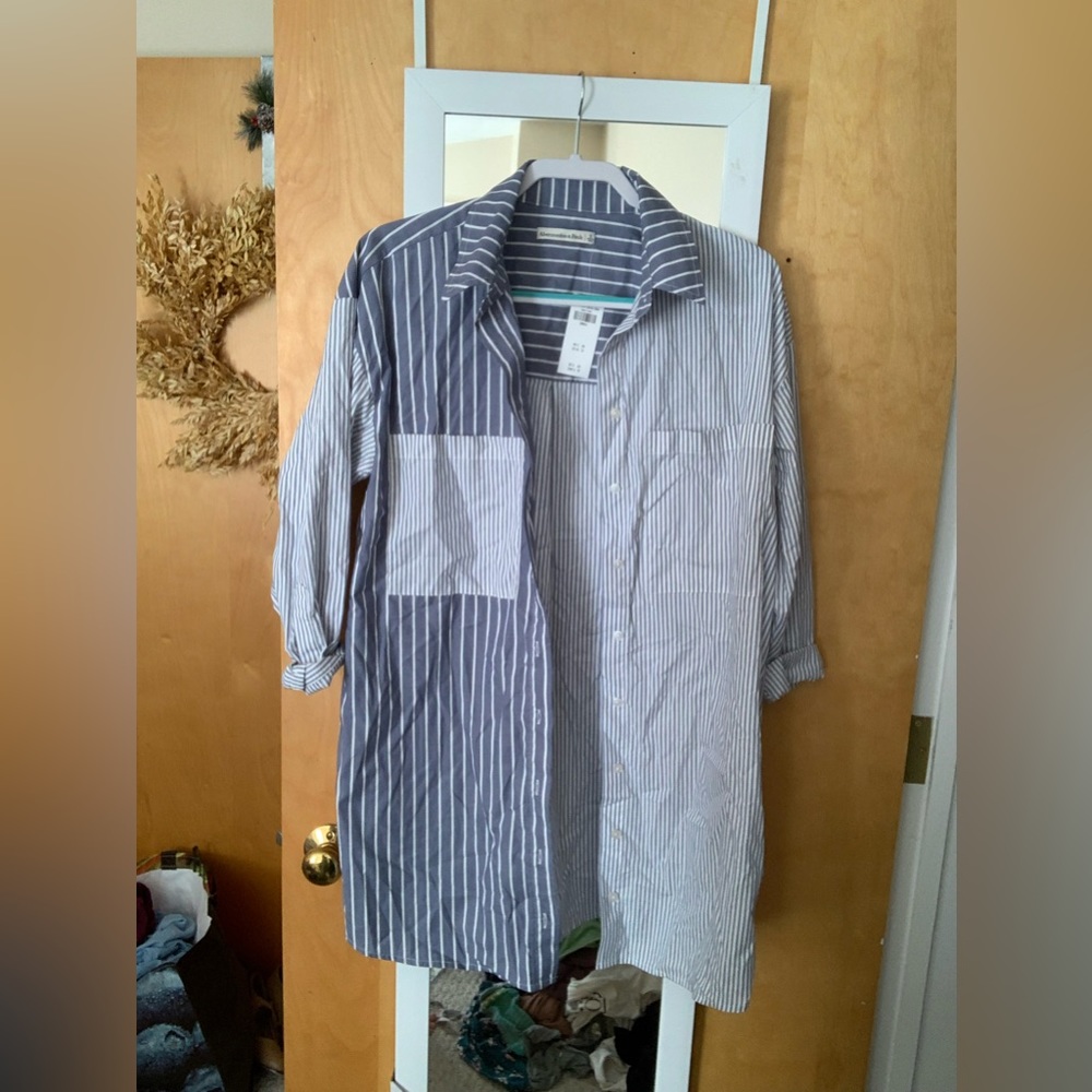 Abercrombie and Fitch Poplin button down shirt dress